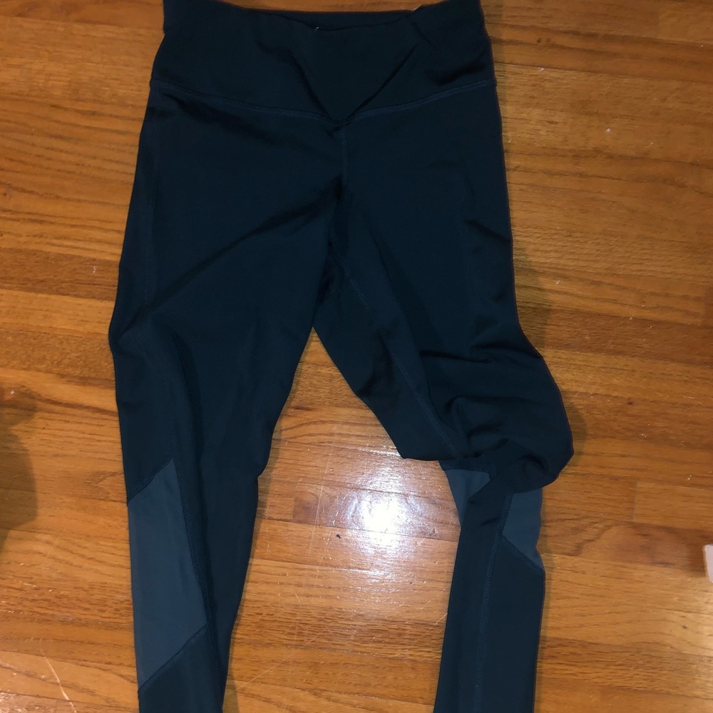 NWOT old navy active leggings with mesh